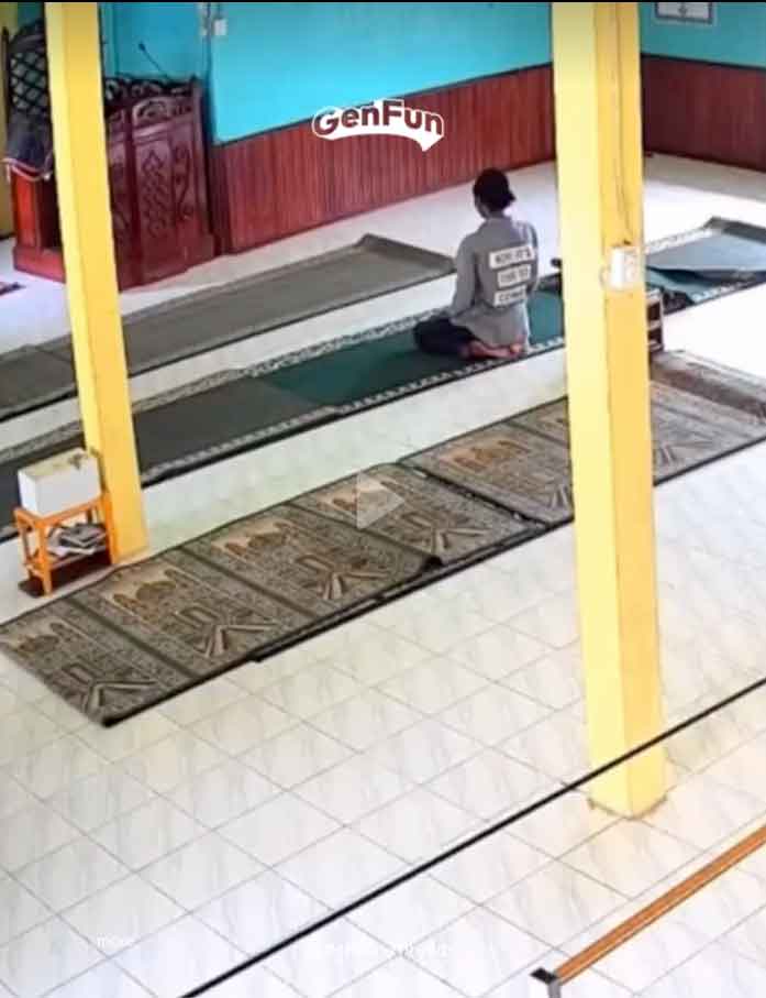 Aksi pencurian kotak amal dilaporkan baru saja terjadi di Masjid Al-Mukmin